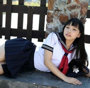 Nice japanese Seina Tsurumaki virgin posing outdoor in