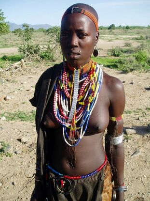 Real tribal african gals bra-less pics from Euro tourists
