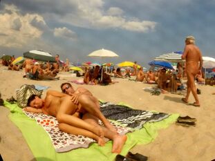 Beach poke photos with splendid chicks nudists