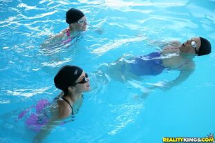 Blazing swimmers licking gash and loving girl-on-girl