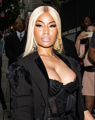 Nicki Minaj sort un tton dans les rues de Fresh York FMK