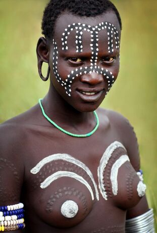 Bare tribe women, ebony african nymphs bare-chested