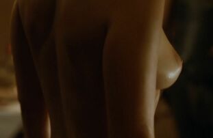 Naked Emilia Clarke as Daenerys Targaryen images