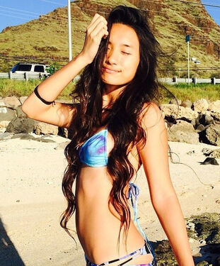 Real Hawaii teengirls at the public beach