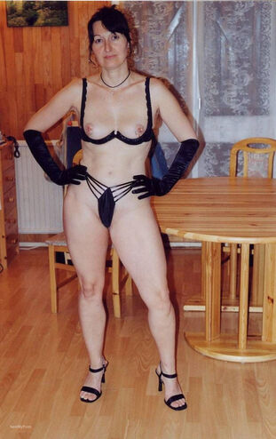 Valeria lingerie fur covered honeypot inexperienced..