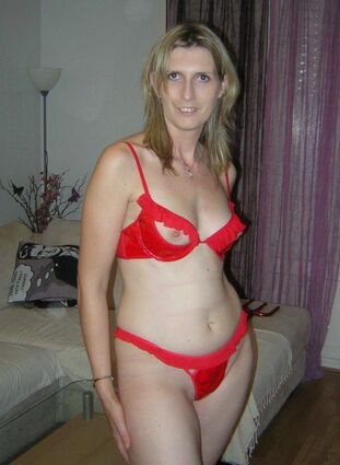 Jaw-dropping mature ladies just in red lingeries