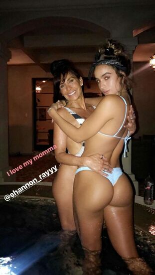 Sommer Ray Almost Nude Jaw-dropping Bathing suit  With Her